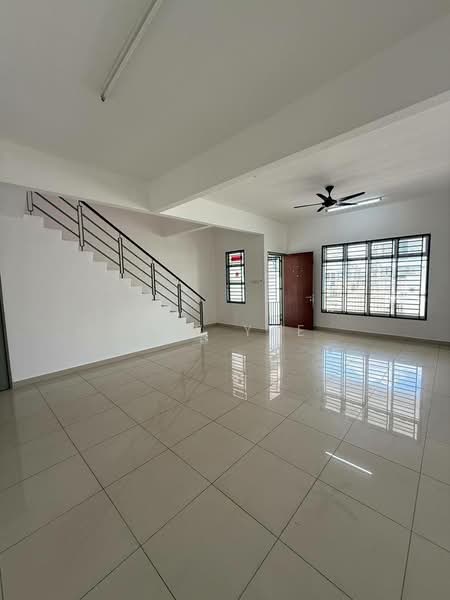 2-storey Terraced House for Sale in Bandar Putra (Kulai) - Max Yee - Living Room - PropertyGuru.com.my
