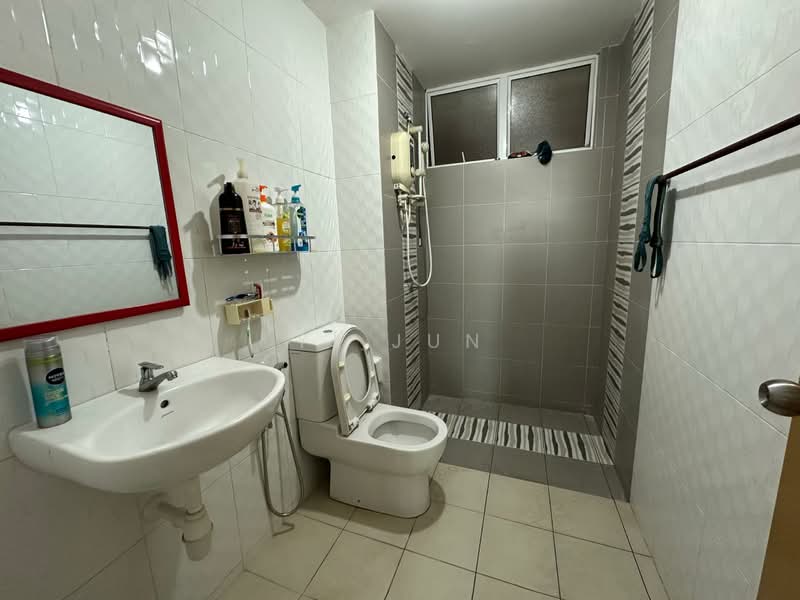 Condominium for Rent at The Zest @ Kinrara 9 - Yi Jun - Bathroom - PropertyGuru.com.my
