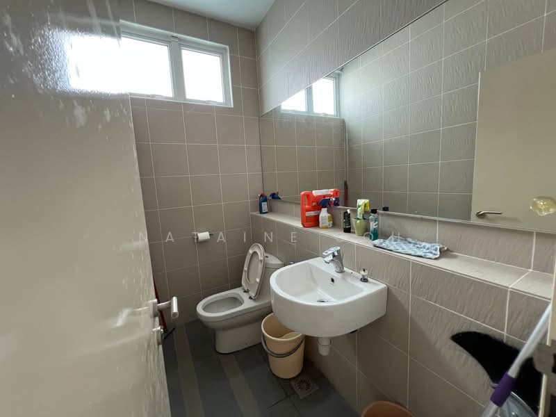 Semi-Detached House for Rent in Setia Tropika (Johor Bahru) - Nataine Goh - Bathroom - PropertyGuru.com.my
