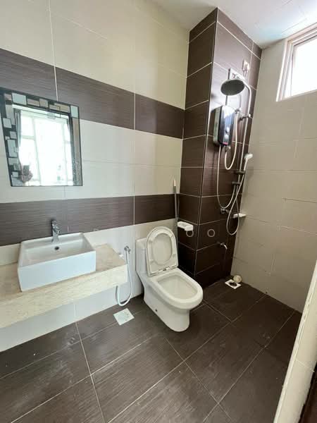 Kondominium untuk Disewa di M Condominium @ Larkin - Ben Foo - Bathroom - PropertyGuru.com.my