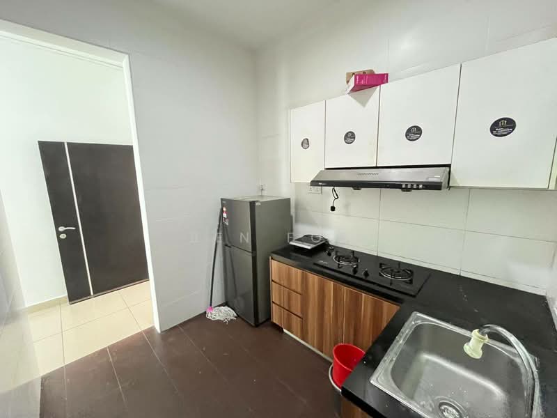 Kondominium untuk Disewa di M Condominium @ Larkin - Ben Foo - Kitchen - PropertyGuru.com.my