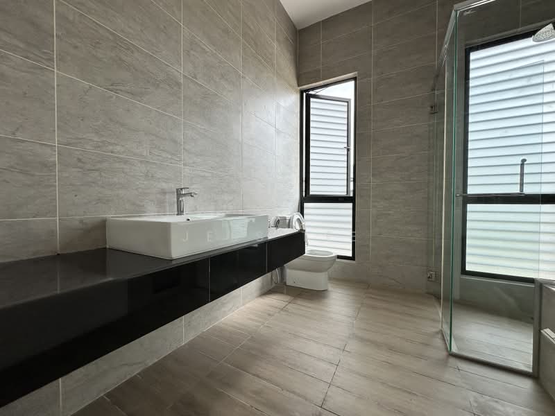 Semi-Detached House for Sale in Setia Alam (Selangor) - Jess Tee - Bathroom - PropertyGuru.com.my