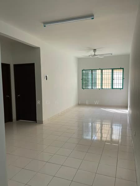 Apartment for Sale at Pangsapuri Kiambang - Ron Liew - Living Room - PropertyGuru.com.my