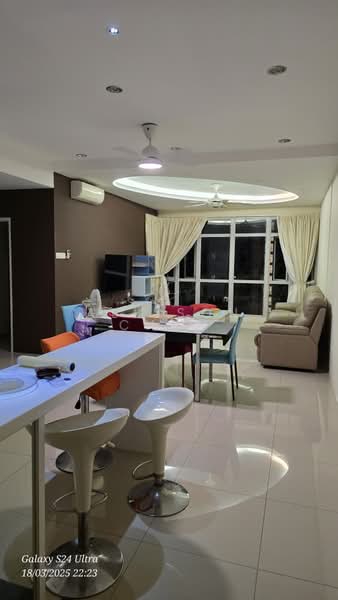 Pangsapuri untuk Dijual di Krystal Heights - Alisson Chew - Living Room - PropertyGuru.com.my