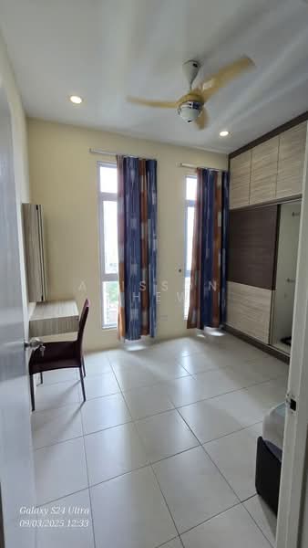 Pangsapuri untuk Dijual di Krystal Heights - Alisson Chew - Bedroom - PropertyGuru.com.my