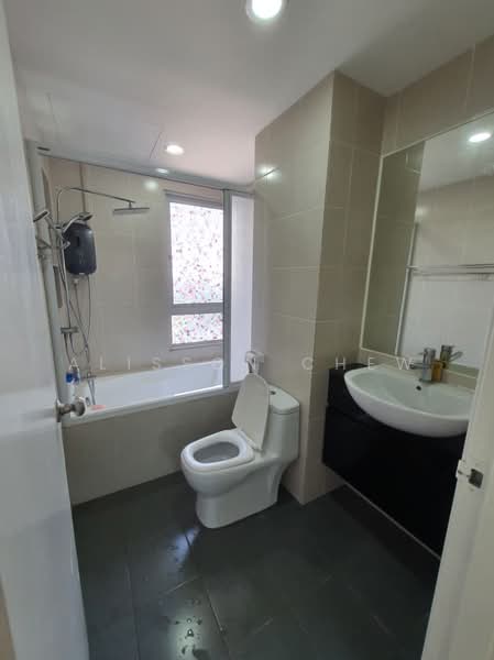 Pangsapuri untuk Dijual di Krystal Heights - Alisson Chew - Bathroom - PropertyGuru.com.my