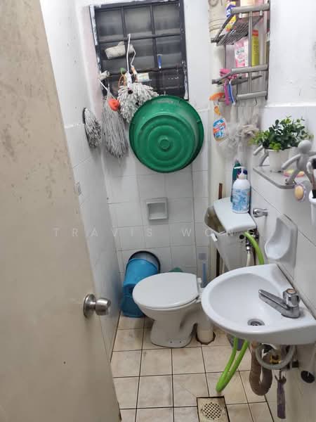 Apartment for Sale at saujana apartment - Travis Wong - Bathroom - PropertyGuru.com.my