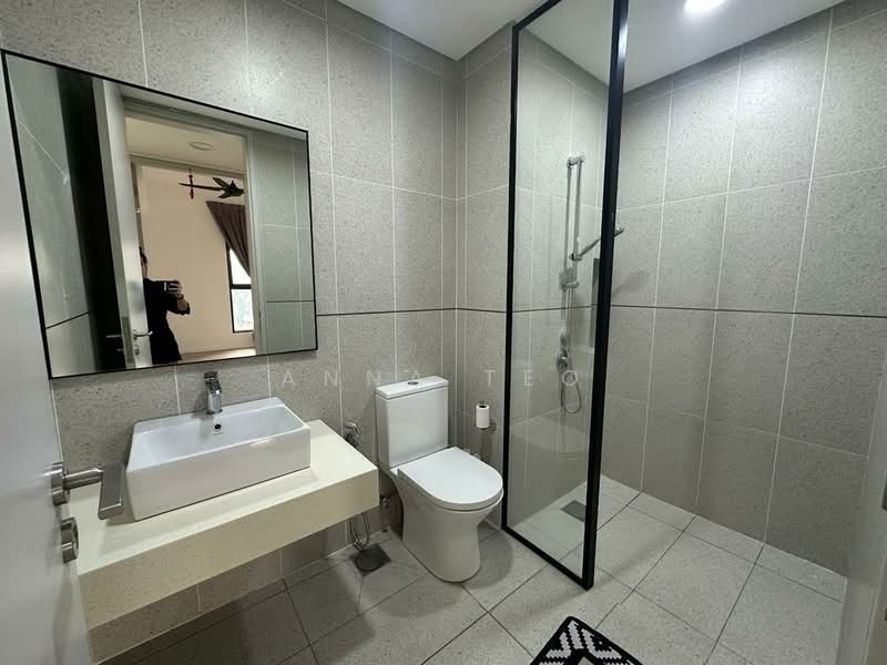 Servis Apartment untuk Disewa di Millerz Square Serviced Residence - Anna Teo - Bathroom - PropertyGuru.com.my