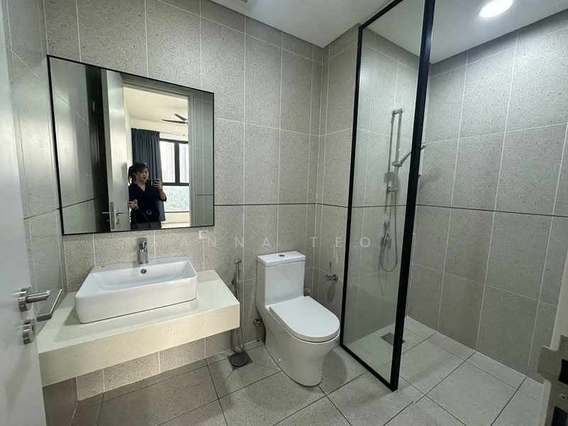 Servis Apartment untuk Disewa di Millerz Square Serviced Residence - Anna Teo - Bathroom - PropertyGuru.com.my
