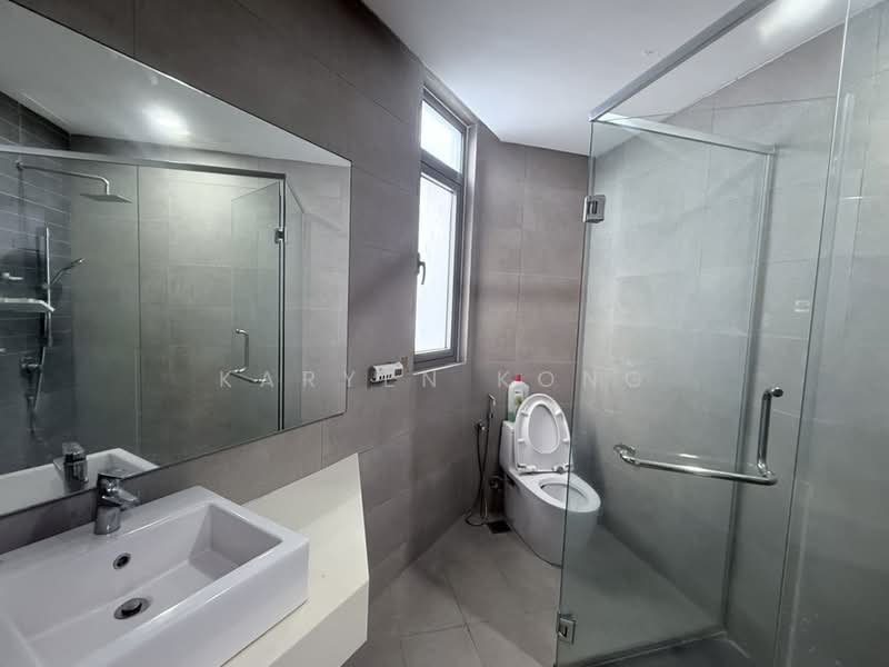 Kondominium untuk Disewa di Vivo Residential Suites - Karyen Kong - Bathroom - PropertyGuru.com.my