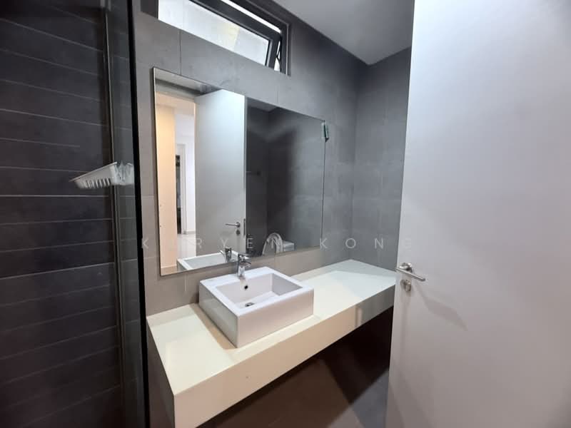 Kondominium untuk Disewa di Vivo Residential Suites - Karyen Kong - Bathroom - PropertyGuru.com.my