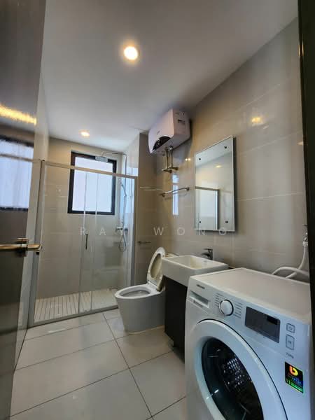 Kondominium untuk Disewa di Amberside @ Country Garden Danga Bay - Ray Wong - Bathroom - PropertyGuru.com.my