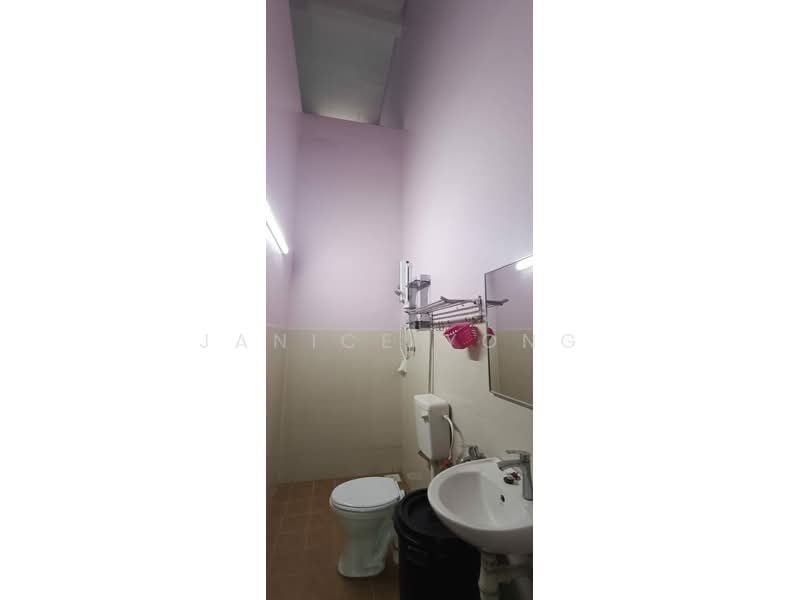2-storey Terraced House for Sale in Taman JP Perdana (Johor Bahru) - Janice Yong - Bathroom - PropertyGuru.com.my