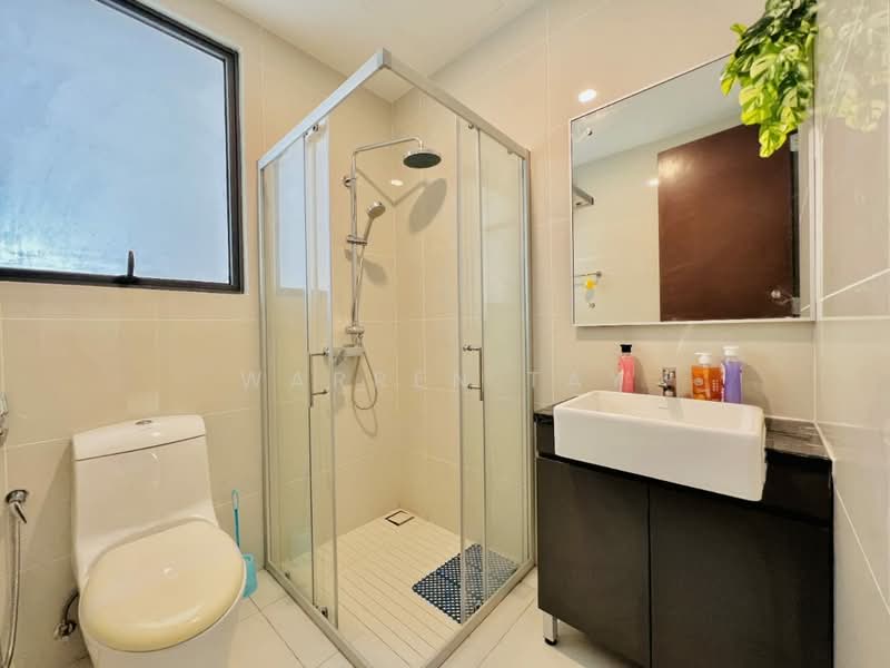 Condominium for Sale at Lovell @ Country Garden Danga Bay - Warren Tay - Bathroom - PropertyGuru.com.my