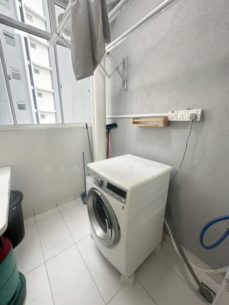 Kondominium untuk Disewa di La Thea Residences - Wendy Boon - Balcony - PropertyGuru.com.my