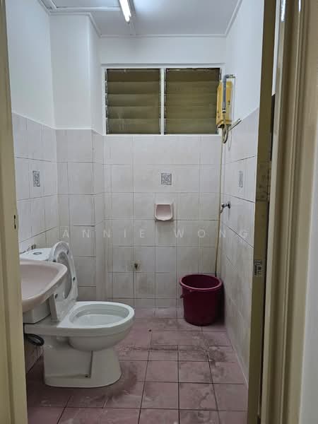 Pangsapuri untuk Disewa di Sri Cassia - Annie Wong - Bathroom - PropertyGuru.com.my