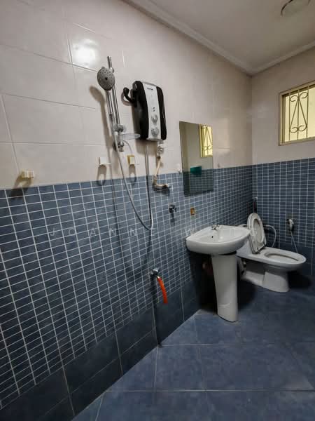 2-storey Terraced House for Rent in Jalan Klang Lama (Old Klang Road) (Kuala Lumpur) - Joanne Wong - Bathroom - PropertyGuru.com.my