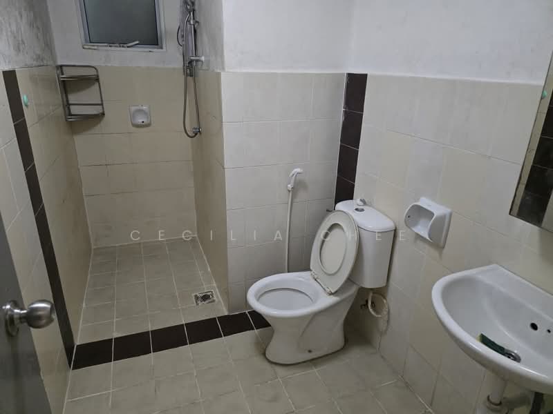 Servis Apartment untuk Disewa di Koi Kinrara - Cecilia Chee - Bathroom - PropertyGuru.com.my