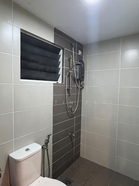 Condominium for Rent at Paraiso Residence @ The Earth - Justin Tan - Bathroom - PropertyGuru.com.my