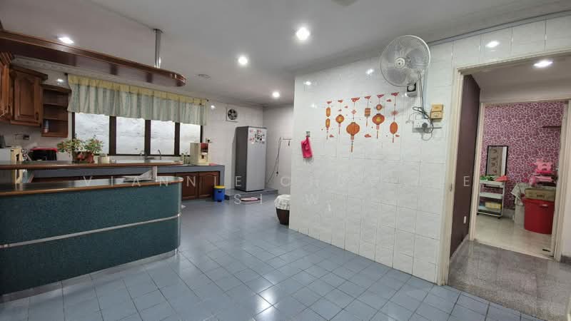 Rumah Berkembar untuk Dijual di Subang (Selangor) - Viannie Chua Yee Siew - Kitchen - PropertyGuru.com.my