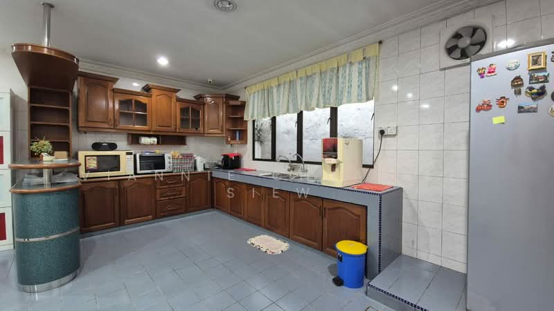 Rumah Berkembar untuk Dijual di Subang (Selangor) - Viannie Chua Yee Siew - Kitchen - PropertyGuru.com.my