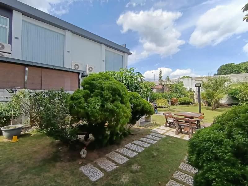 Rumah Berkembar untuk Dijual di Skudai (Johor) - Anson Hiong - Garden - PropertyGuru.com.my