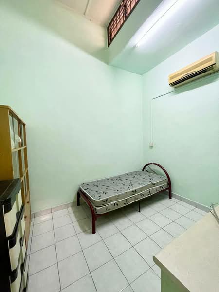 1-storey Terraced House for Sale in Taman Pelangi Indah (Ulu Tiram) - Iden Tan - Bedroom - PropertyGuru.com.my