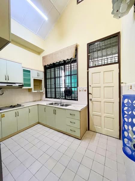 1-storey Terraced House for Sale in Taman Pelangi Indah (Ulu Tiram) - Iden Tan - Kitchen - PropertyGuru.com.my