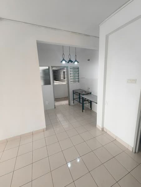 Pangsapuri untuk Dijual di Denai Nusantara Apartment - Serene Low - Kitchen - PropertyGuru.com.my