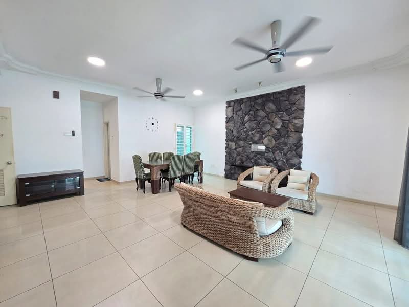 Rumah Teres 2 Tingkat untuk Dijual di Taman Mutiara Rini (Skudai) - Sharon Ng - Living Room - PropertyGuru.com.my