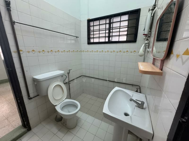 Rumah Banglo untuk Dijual di Seksyen 12 (Petaling Jaya) - Yeevy Lee - Bathroom - PropertyGuru.com.my