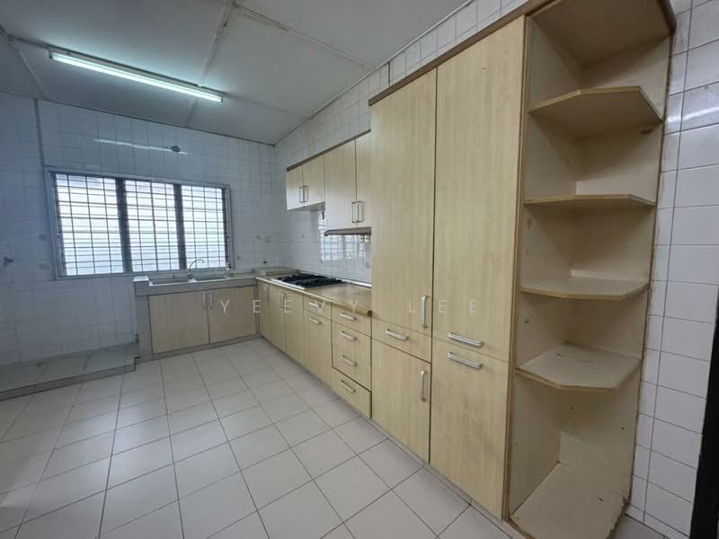 Rumah Banglo untuk Dijual di Seksyen 12 (Petaling Jaya) - Yeevy Lee - Kitchen - PropertyGuru.com.my