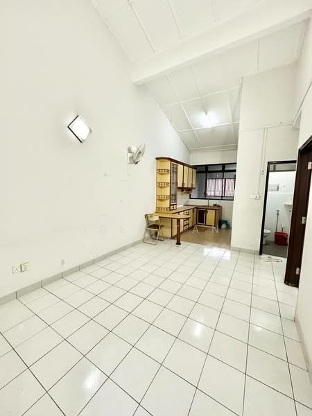 1-storey Terraced House for Sale in Taman Perling (Perling) - Iden Tan - Kitchen - PropertyGuru.com.my