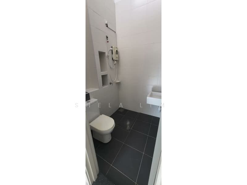 2-storey Terraced House for Sale in Taman Mount Austin (Tebrau) - Shela Lim - Bathroom - PropertyGuru.com.my