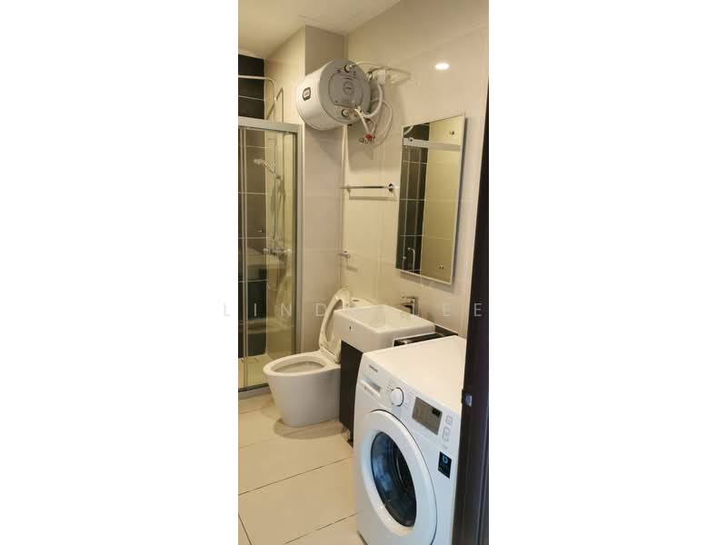 Condominium for Rent at Bay Point @ Country Garden Danga Bay - Linda Lee - Bathroom - PropertyGuru.com.my