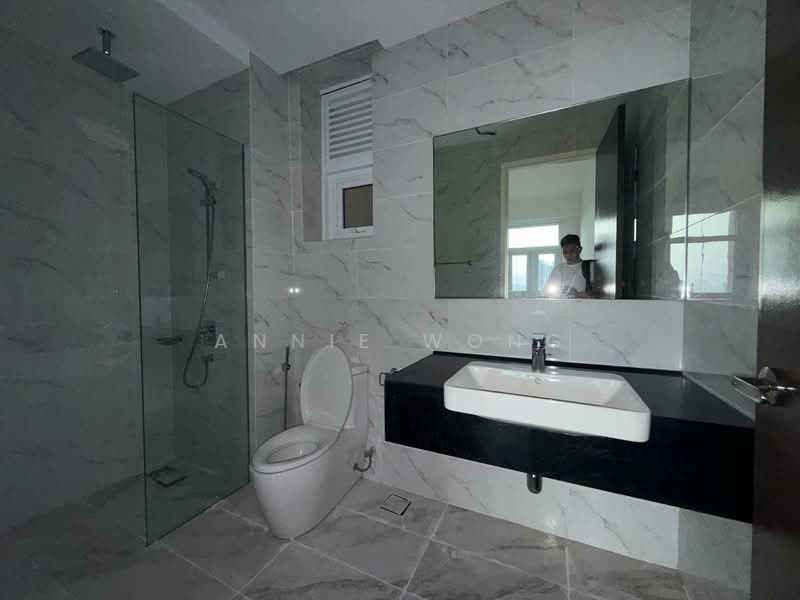 Service Residence for Sale at Met 1 Residences - Annie Wong - Bathroom - PropertyGuru.com.my