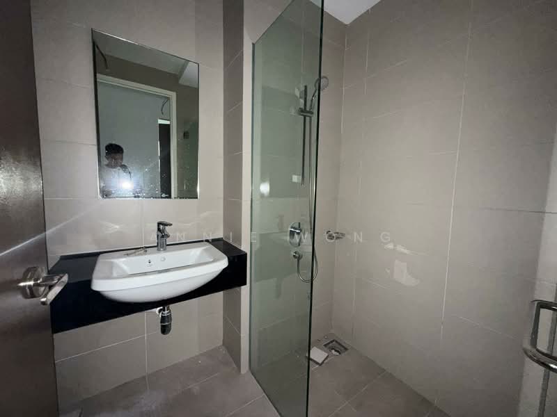 Service Residence for Sale at Met 1 Residences - Annie Wong - Bathroom - PropertyGuru.com.my