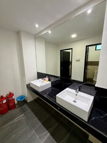 Kedai / Pejabat untuk Disewa di Johor Bahru (Johor) - Wennes Go - Bathroom - PropertyGuru.com.my
