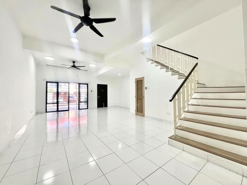 Rumah Teres 2 Tingkat untuk Dijual di Semenyih (Selangor) - Nur Adibah Ishak - Living Room - PropertyGuru.com.my