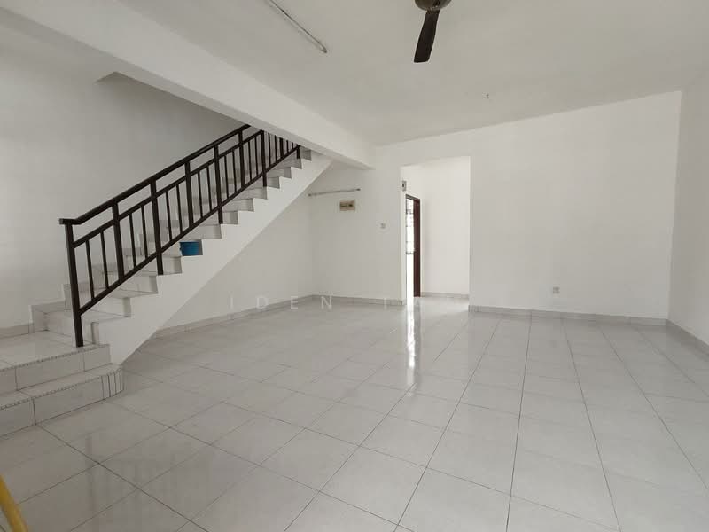 2-storey Terraced House for Sale in Bukit Indah (Iskandar Puteri (Nusajaya)) - Iden Tan - Living Room - PropertyGuru.com.my