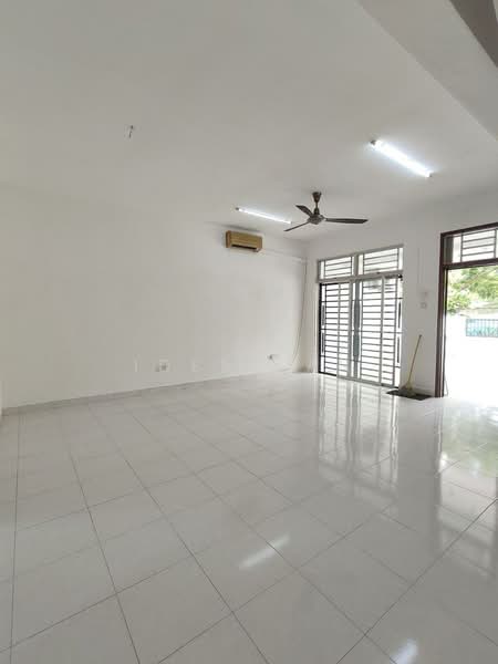 2-storey Terraced House for Sale in Bukit Indah (Iskandar Puteri (Nusajaya)) - Iden Tan - Living Room - PropertyGuru.com.my