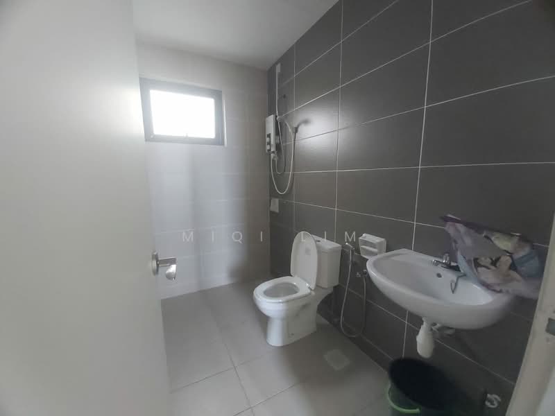 Kondominium untuk Disewa di Skyvilla @ D'Island - MiQi Lim - Bathroom - PropertyGuru.com.my