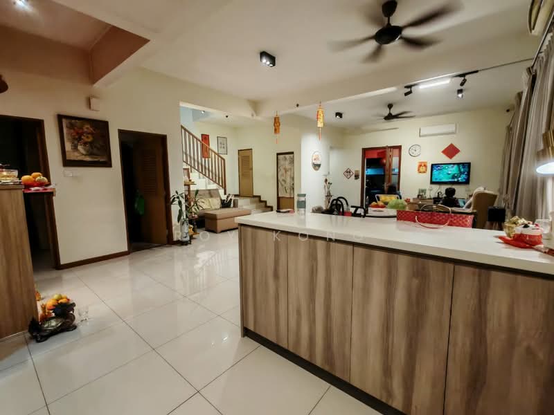 Rumah Berkembar untuk Dijual di Seri Kembangan (Selangor) - Roy Kong - Living Room - PropertyGuru.com.my