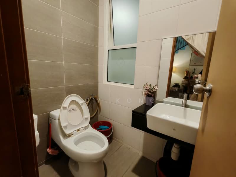 Rumah Berkembar untuk Dijual di Seri Kembangan (Selangor) - Roy Kong - Bathroom - PropertyGuru.com.my