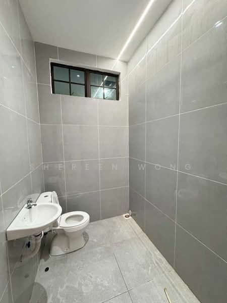 2-storey Terraced House for Sale in Ulu Tiram (Johor) - Shereen Wong - Bathroom - PropertyGuru.com.my