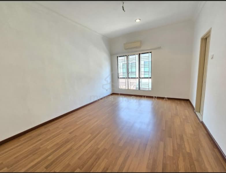 Rumah Teres 2 Tingkat untuk Dijual di Putra Heights (Subang Jaya) - Linda Suguna - Living Room - PropertyGuru.com.my