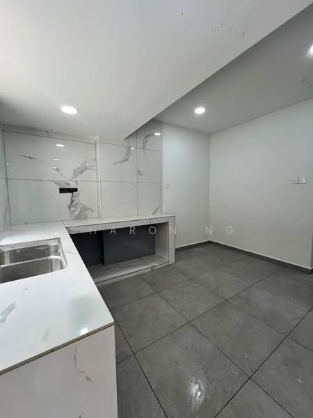 1-storey Terraced House for Sale in Taman Kempas (Tampoi) - Sharon Ng - Kitchen - PropertyGuru.com.my