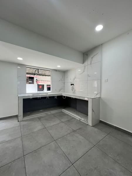 1-storey Terraced House for Sale in Taman Kempas (Tampoi) - Sharon Ng - Kitchen - PropertyGuru.com.my