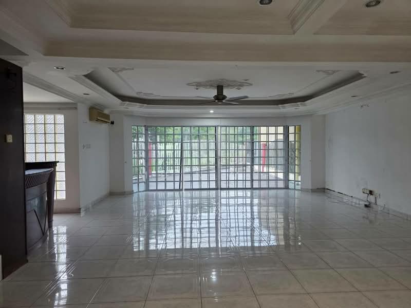 2-storey Terraced House for Sale in Seksyen 9 (Shah Alam) - Muin Mn - Living Room - PropertyGuru.com.my