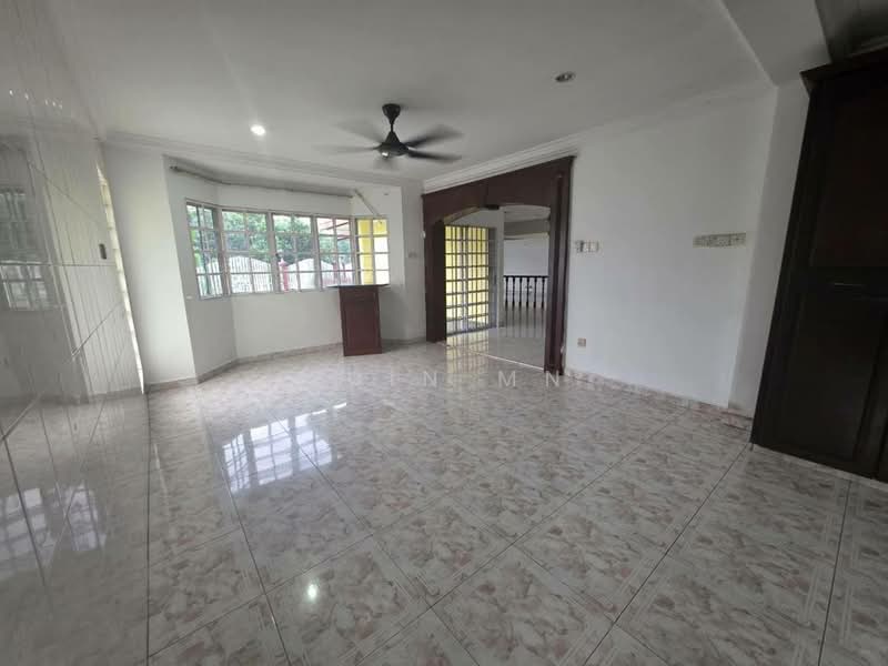 2-storey Terraced House for Sale in Seksyen 9 (Shah Alam) - Muin Mn - Living Room - PropertyGuru.com.my